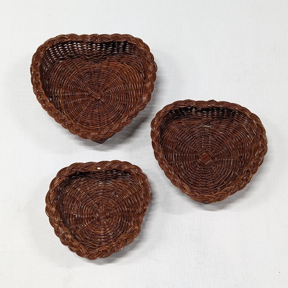 Cottagecore Vintage Wicker Heart Nesting Baskets Set of 3‎ Wall Decor Boho